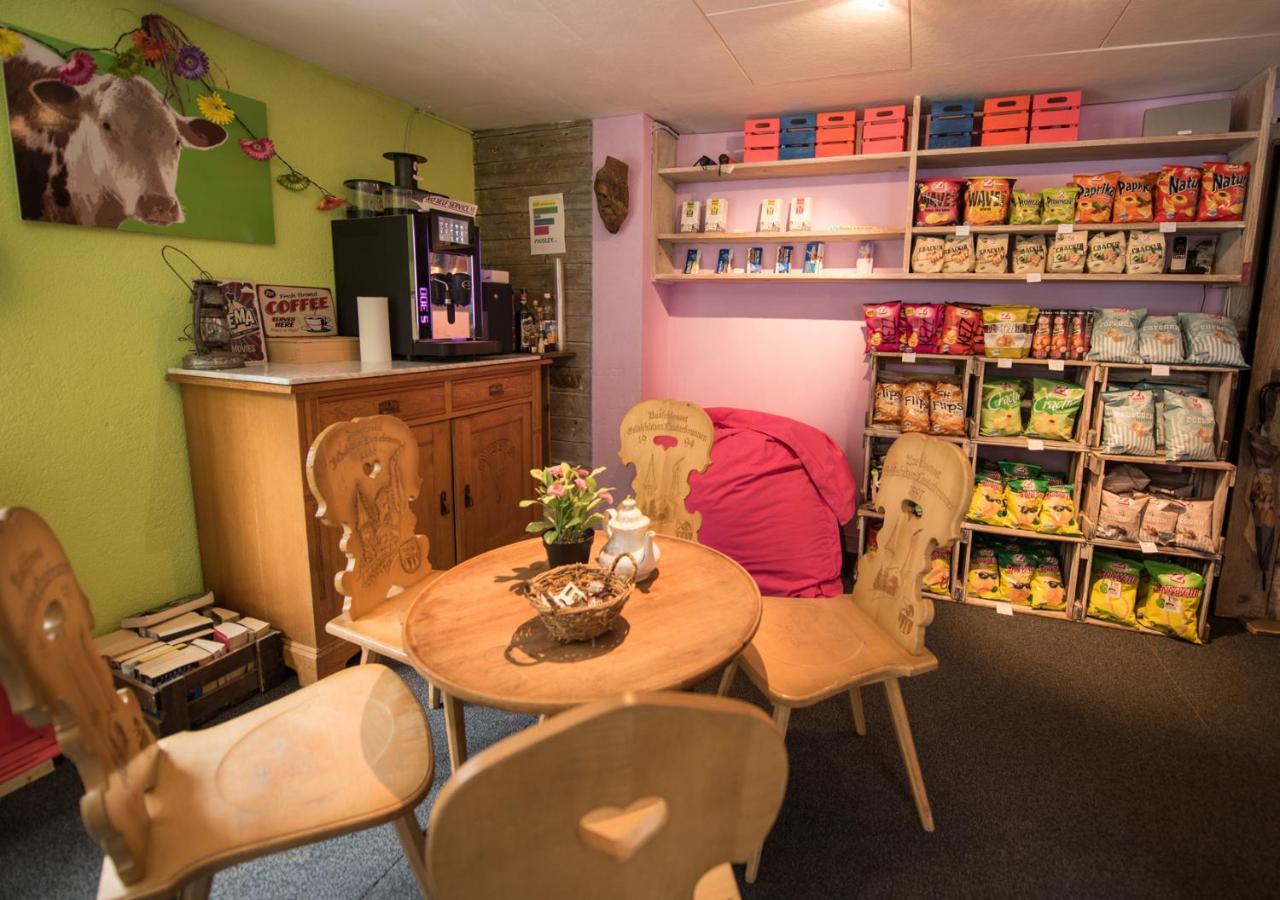 Schutzenbach Backpackers For Adults 18-34 Years Only Lauterbrunnen